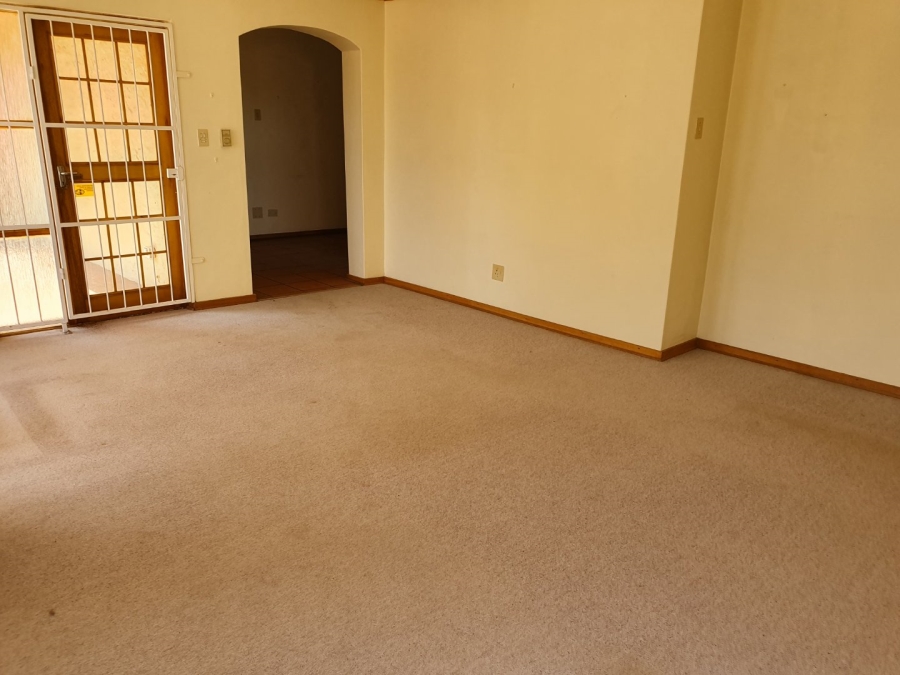 4 Bedroom Property for Sale in Hospitaalheuwel Free State